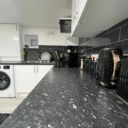 Comfy With Wi-fi And Smart Tv