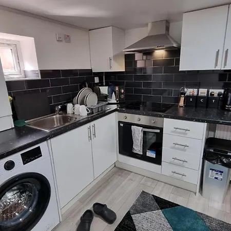 Comfy With Wi-fi And Smart Tv Apartment