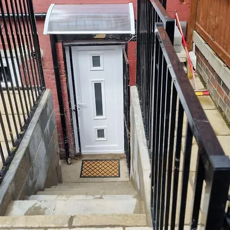 Comfy With Wi-fi And Smart Tv Leeds (West Yorkshire)