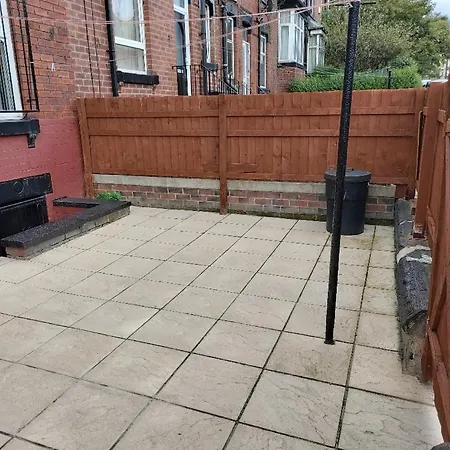 Comfy With Wi-fi And Smart Tv Leeds (West Yorkshire)