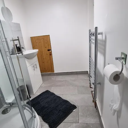 Comfy With Wi-fi And Smart Tv