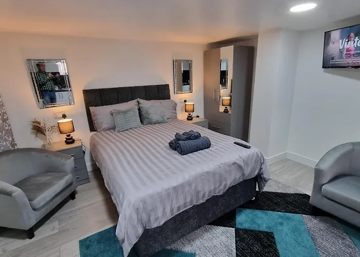 Comfy With Wi-fi And Smart Tv Лидс