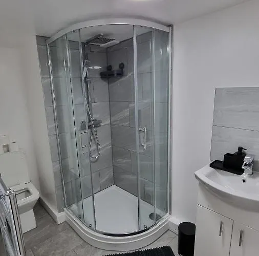 Comfy With Wi-fi And Smart Tv Leeds (West Yorkshire)