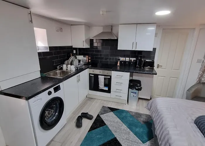 Comfy With Wi-fi And Smart Tv * Leeds (West Yorkshire)