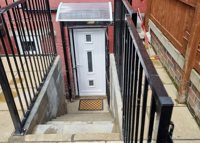 Comfy With Wi-fi And Smart Tv Лидс