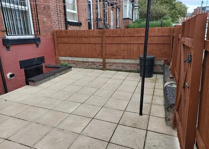 Comfy With Wi-fi And Smart Tv Leeds (West Yorkshire)