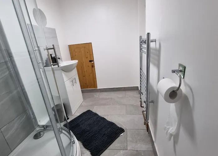 Comfy With Wi-fi And Smart Tv